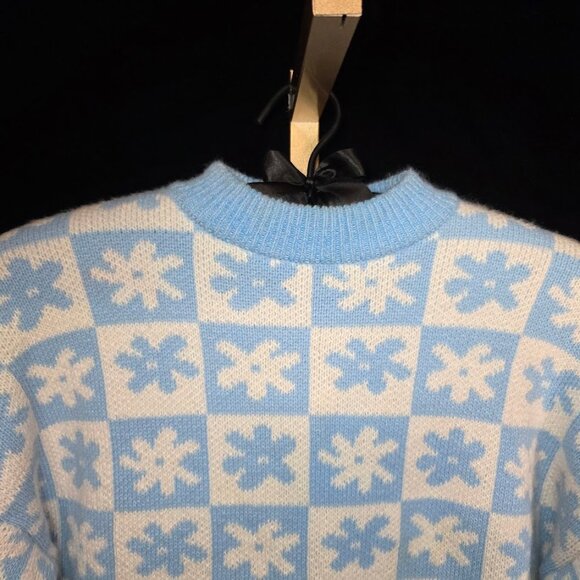 LISA SAYS GAH Emma Mock Neck Sweater in Blue Daisy XS/S - Picture 3 of 11